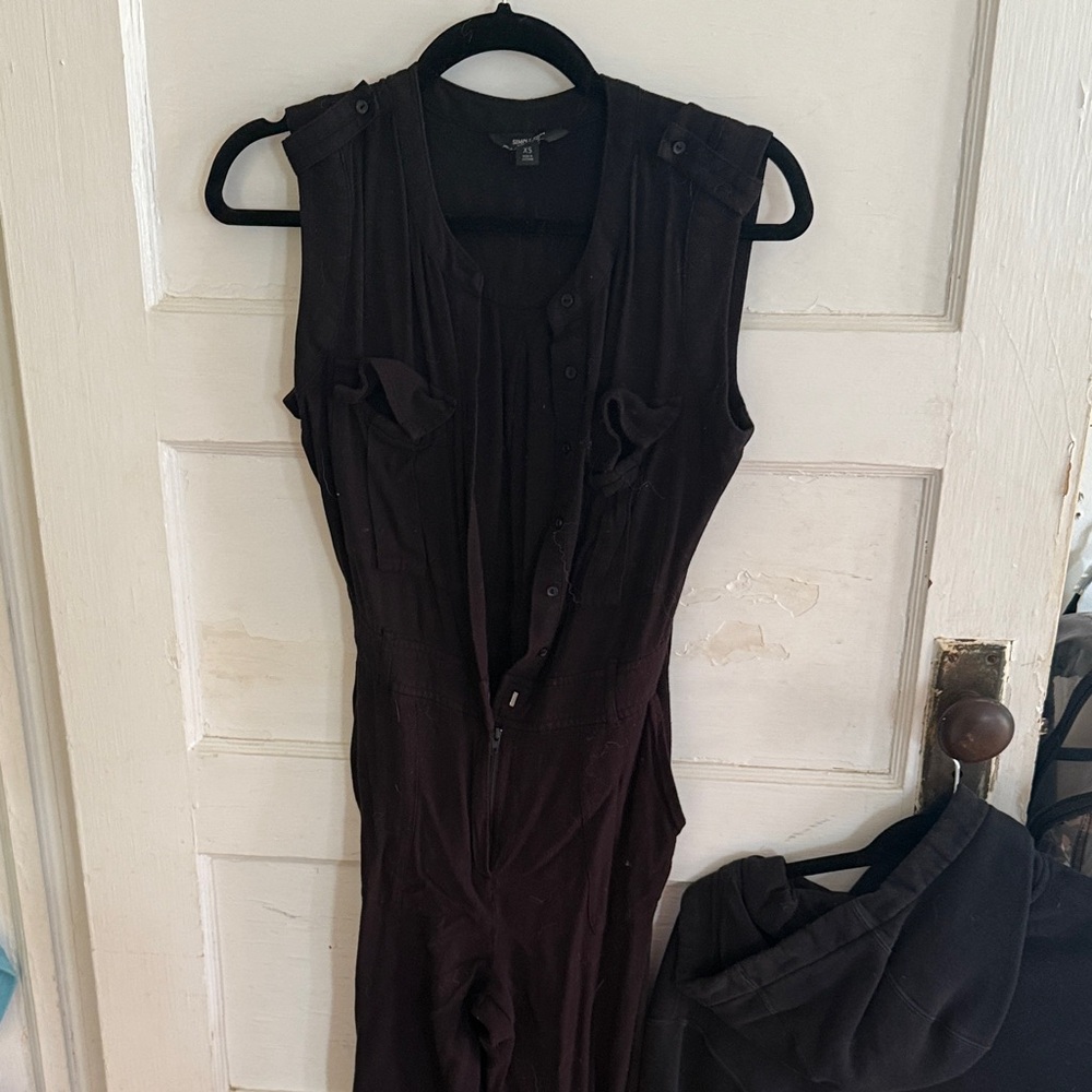 Simply Vera Vera Wang Dark Fabric Tag